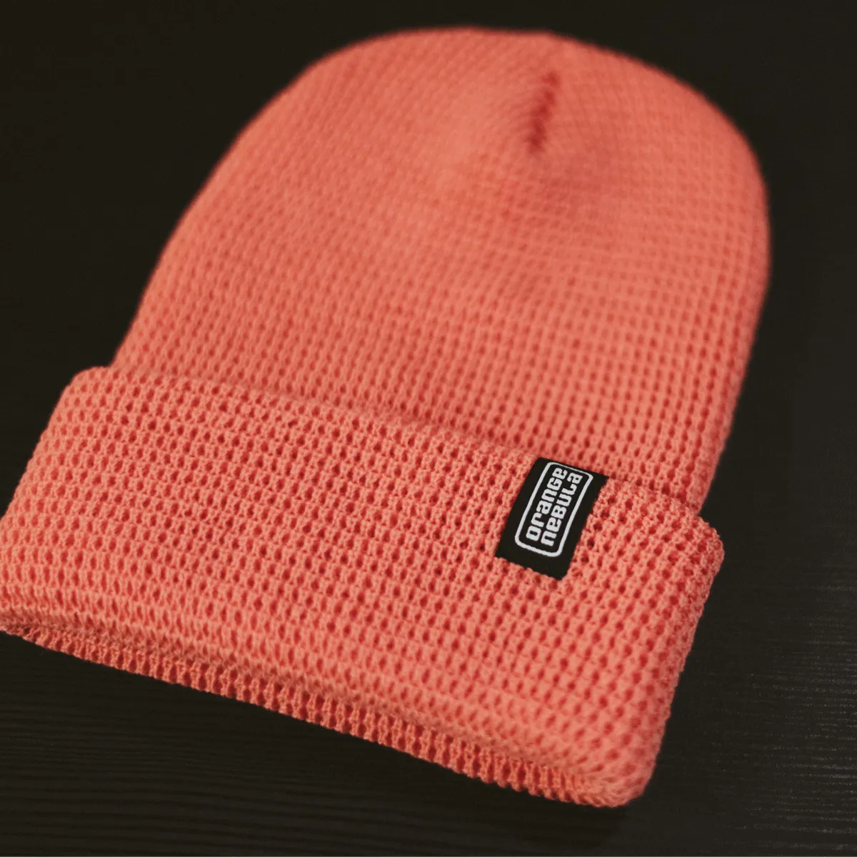Orange Nebula Beanie mossa Caramel mjuk stickad