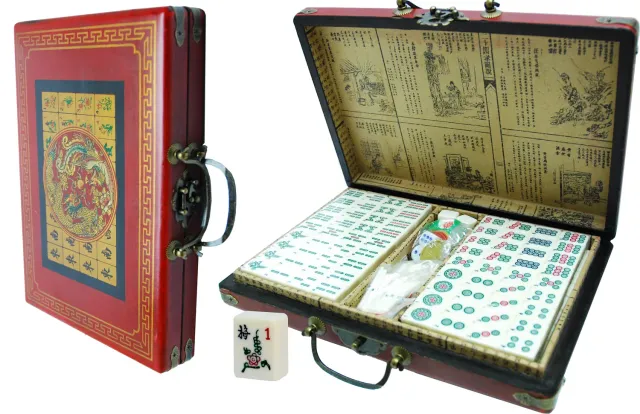 Dragon's Lair Mah Jong röd trälåda mahjongset 144 brickor