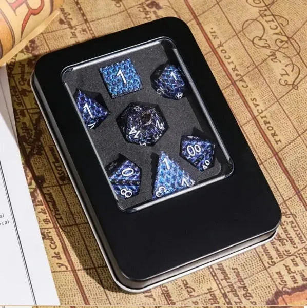 Dragon's Lair Dragon Scale Dark Blue Glitter tärningsset metall