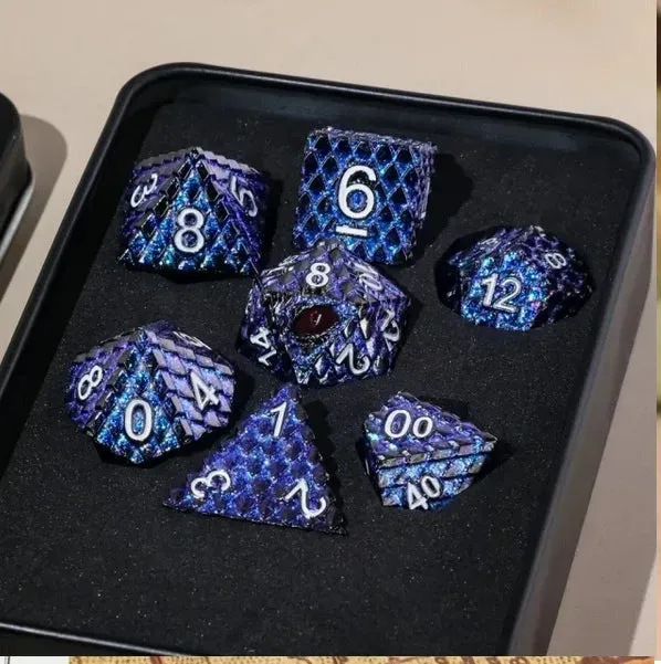 Dragon's Lair Dragon Scale Dark Blue Glitter tärningsset metall