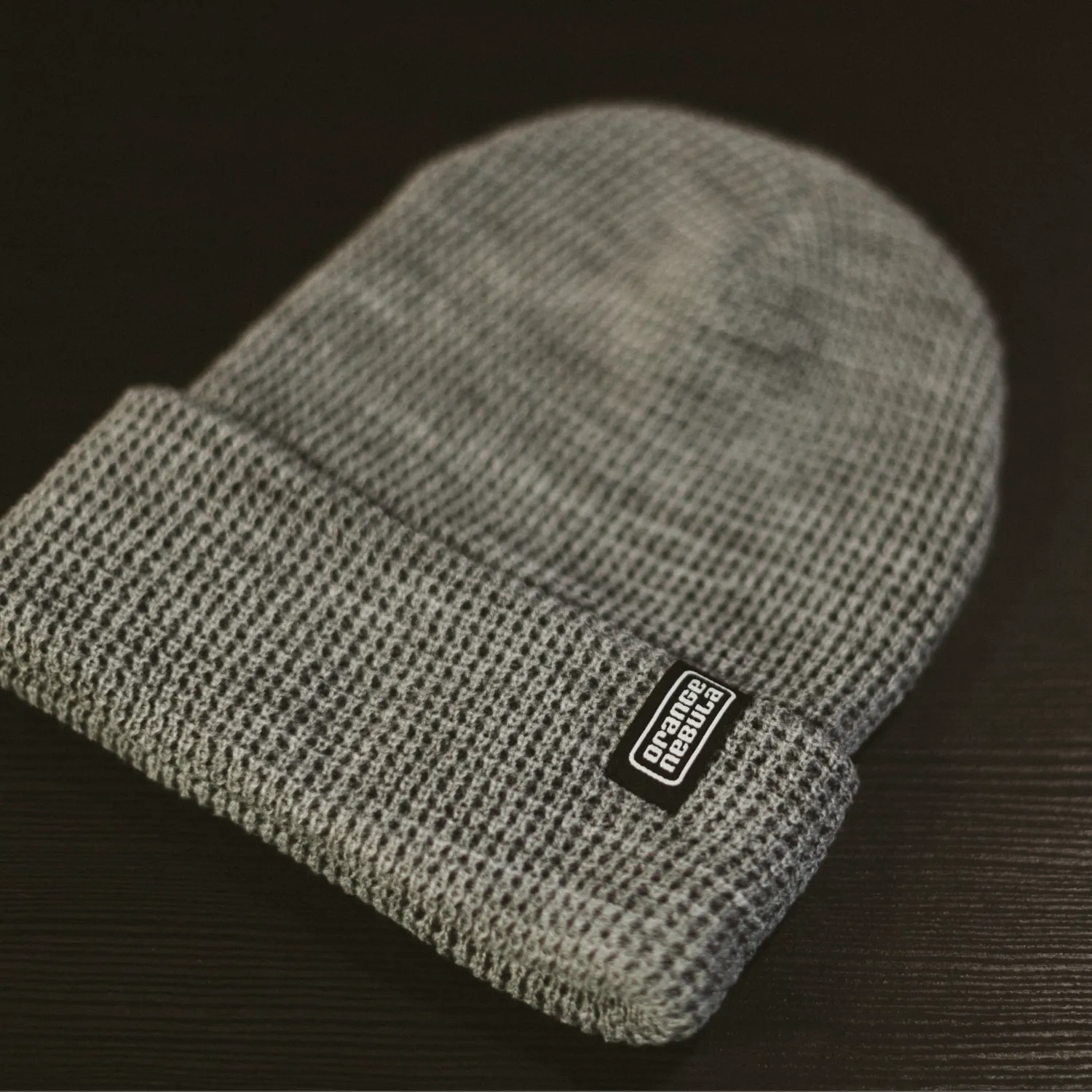 Orange Nebula Beanie mossa Caramel mjuk stickad