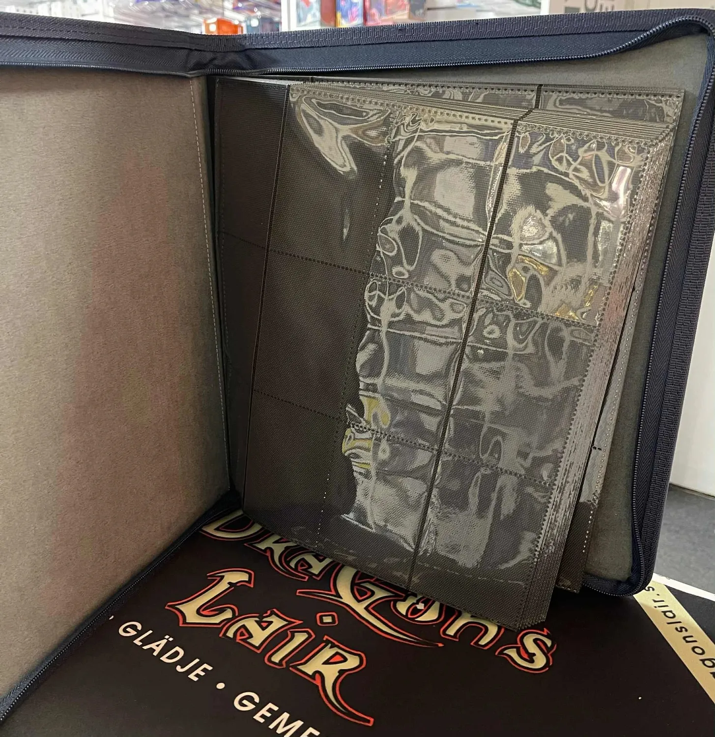 Dragon's Lair Zip Cardbinder 12-Pocket Kortpärm Blå 480 Kort