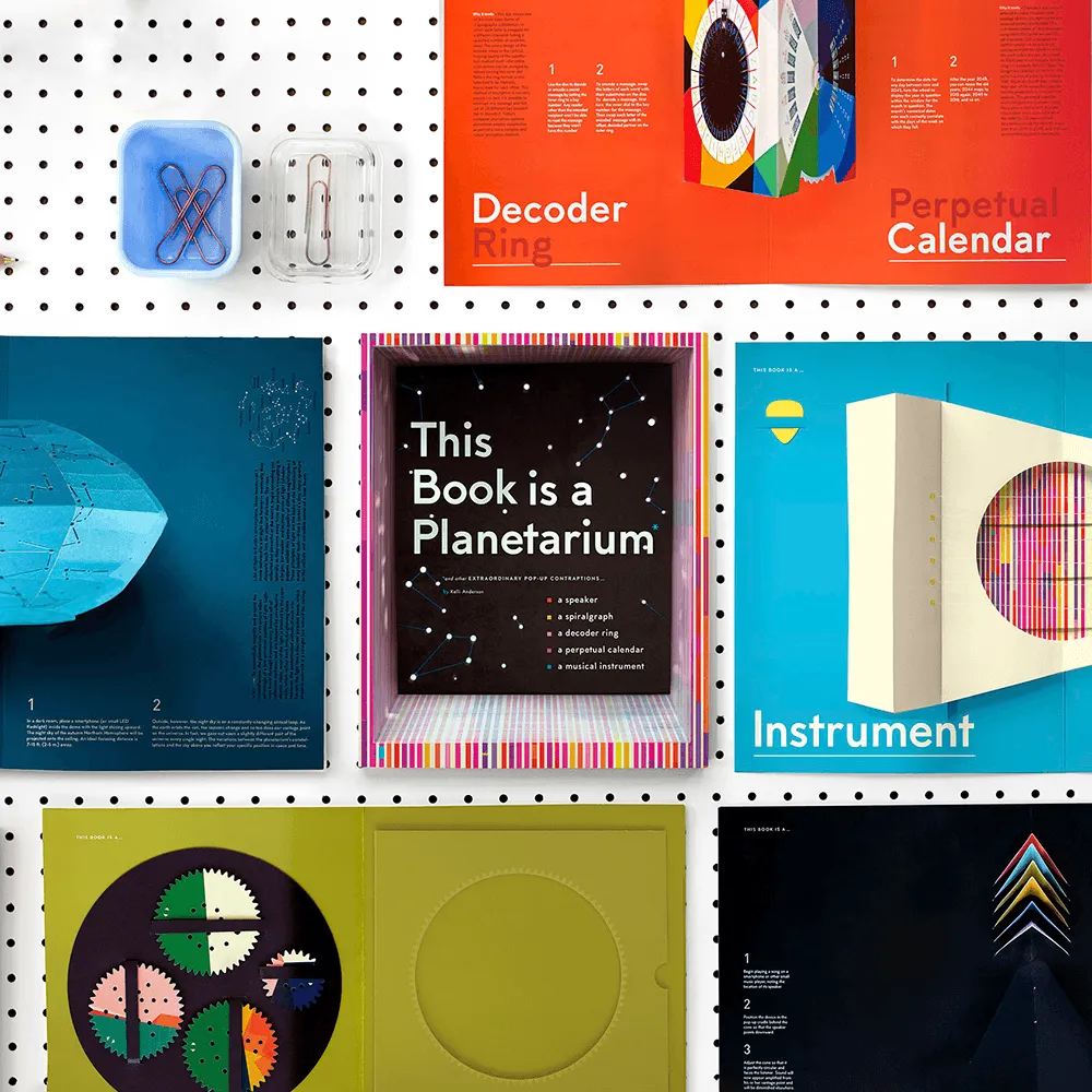 Games Room This Book Is a Planetarium pop-up bok