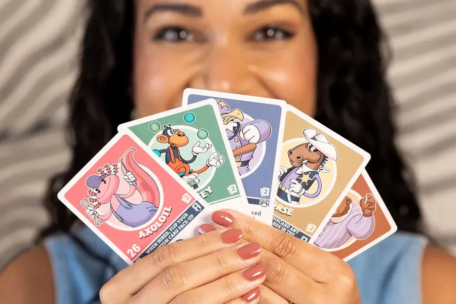 Fliptoons deckbuilding kortspel 1-4 spelare berdmelse fartfyllt