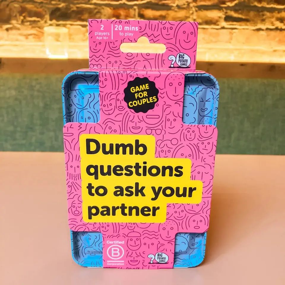 Dumb Questions Ask Your Partner frågespel travel tin