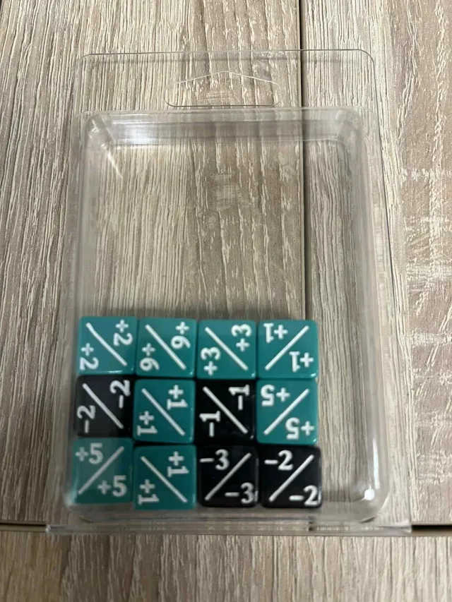 Dragon's Lair Grön Svart D6 tärningar 12mm 12-pack +/-