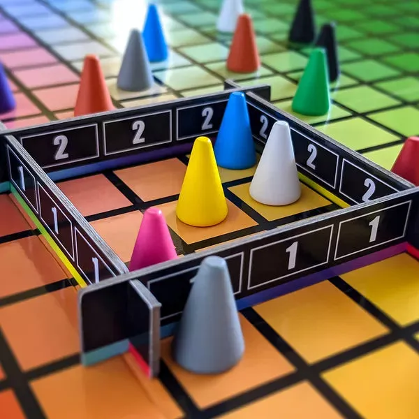 Asmodee Hues and Cues svensk utgåva partyspel 3-10